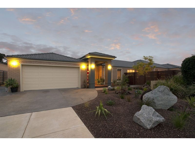 19 Cavill Close, Langwarrin VIC 3910