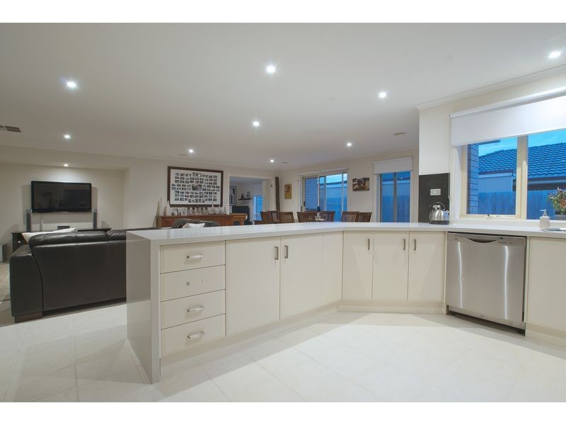 19 Cavill Close, Langwarrin VIC 3910