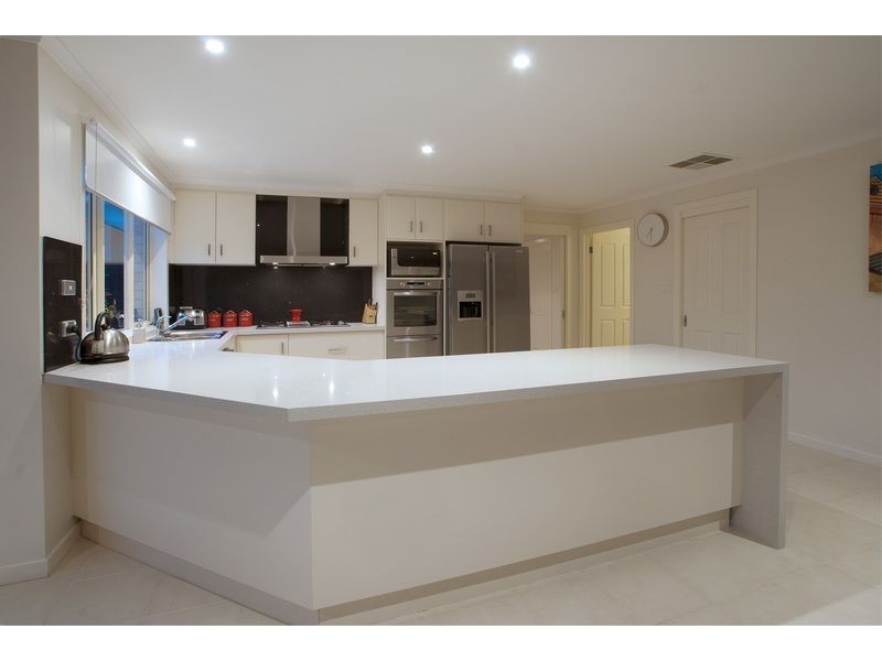 19 Cavill Close, Langwarrin VIC 3910