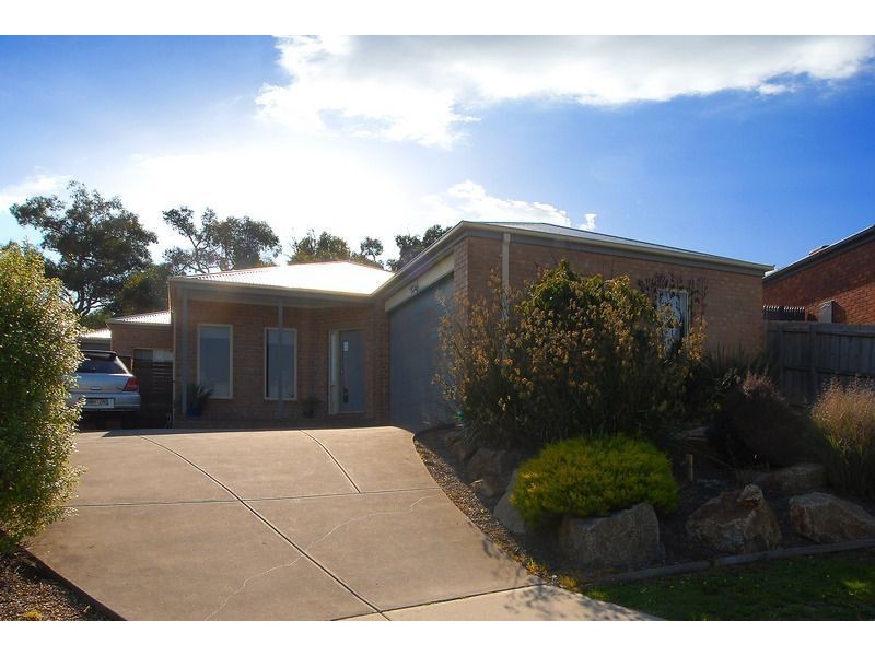 21 Park Valley Crescent, Langwarrin VIC 3910