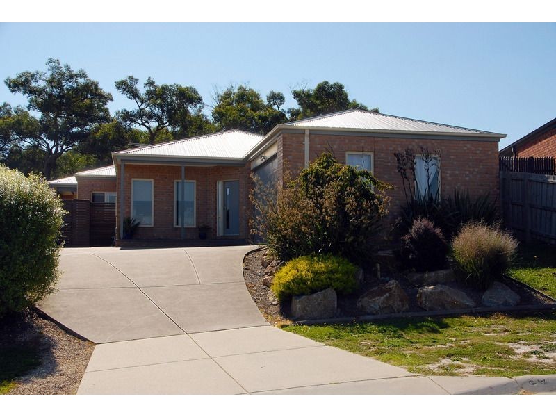 21 Park Valley Crescent, Langwarrin VIC 3910