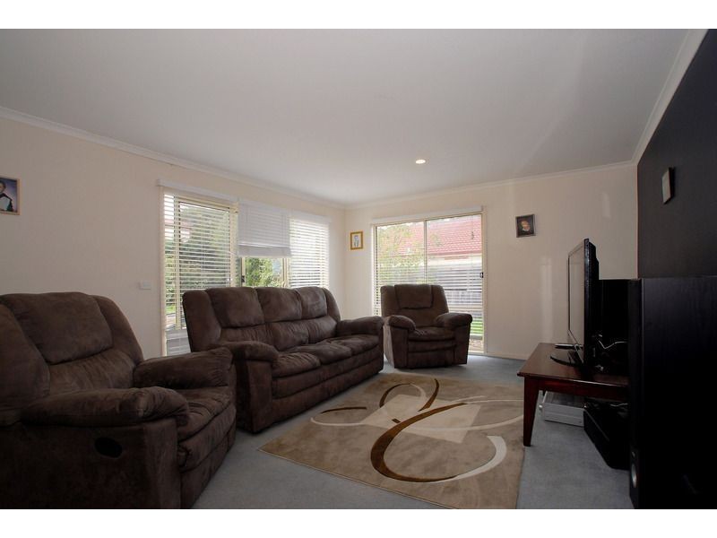 16 Romsey Place, Langwarrin VIC 3910