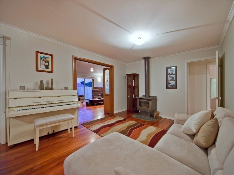 34 Francis Crescent, Langwarrin VIC 3910