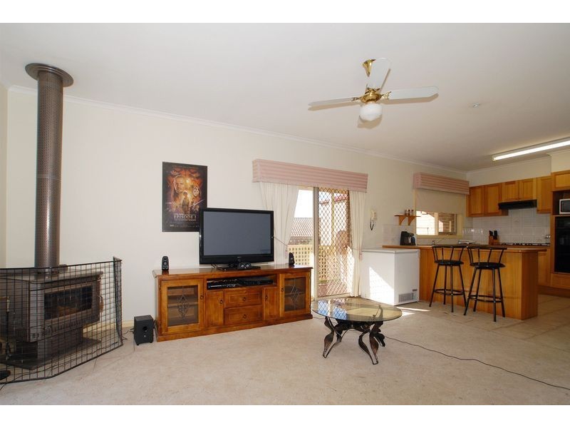 11 Micheala Court, Langwarrin VIC 3910