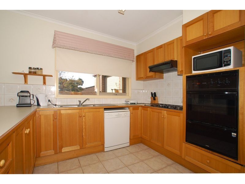 11 Micheala Court, Langwarrin VIC 3910