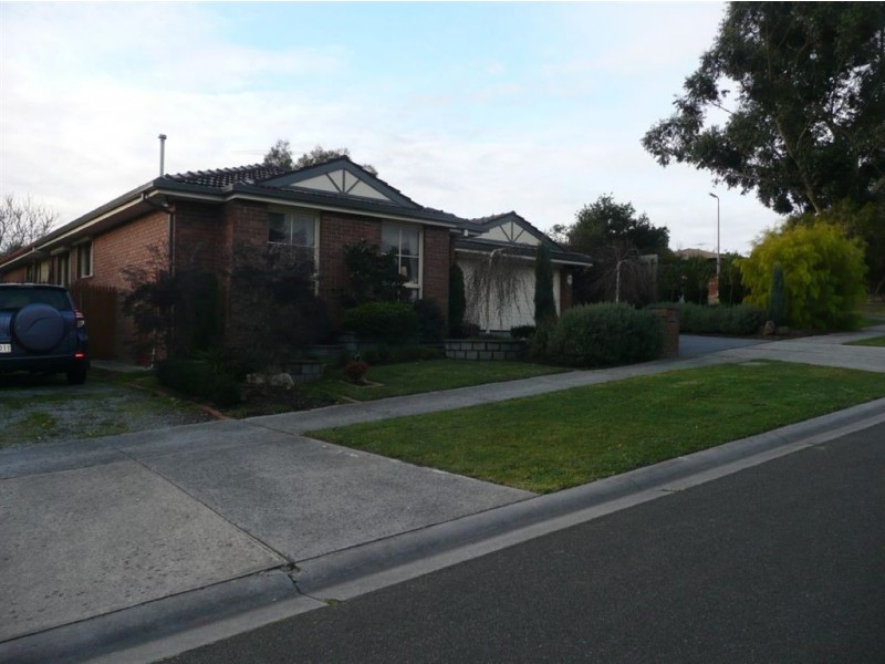 15 Australis Close, Langwarrin VIC 3910