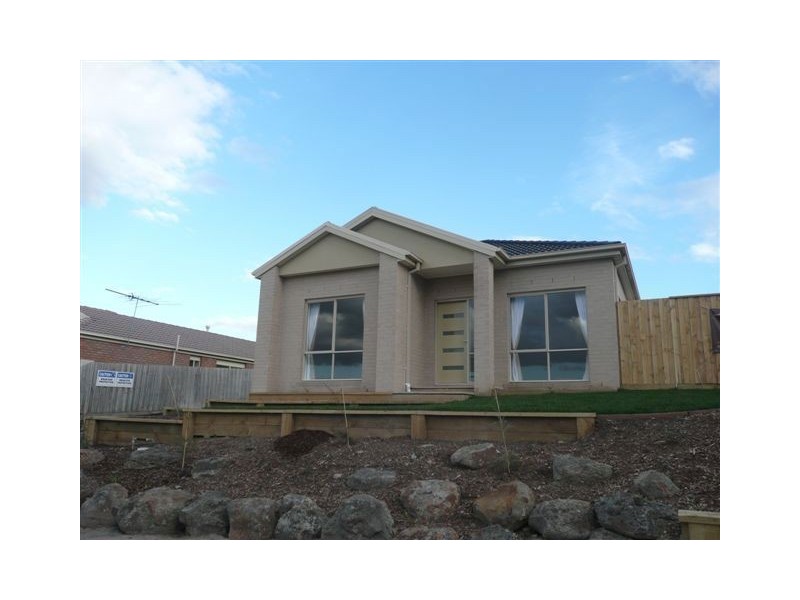 1/7 Evergreen Way, Langwarrin VIC 3910