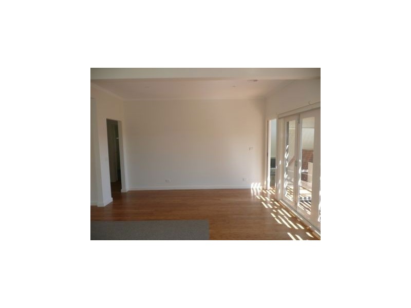 1/8 Lawrey Street, Frankston VIC 3199