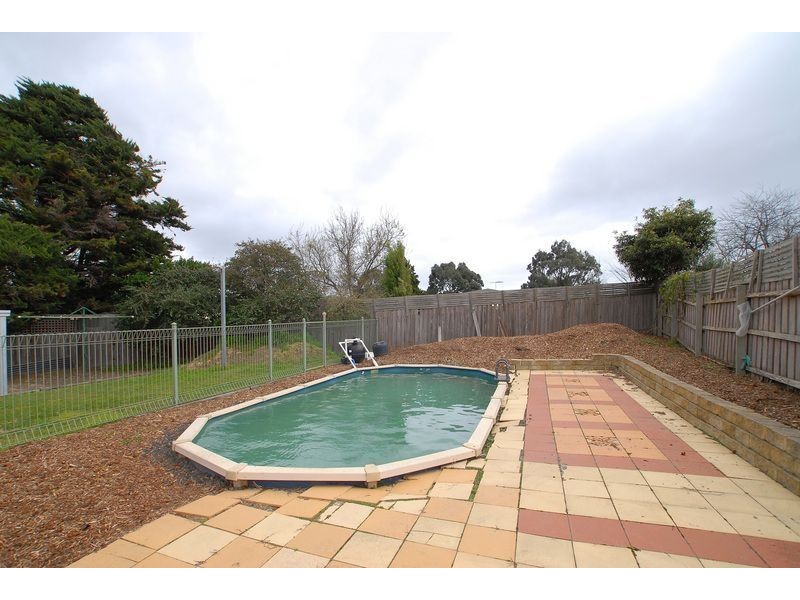 28 Greenacres Court, Langwarrin VIC 3910