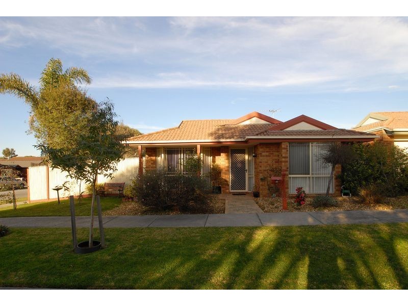 8 Noel Road, Langwarrin VIC 3910