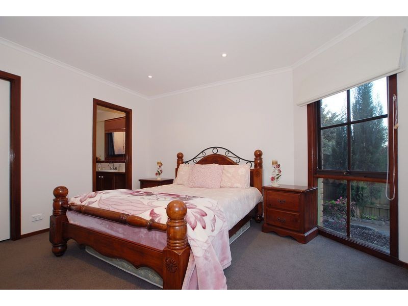 26 Olearia Crescent, Langwarrin VIC 3910
