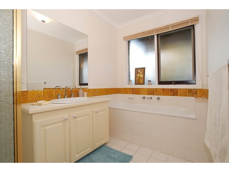 26 Olearia Crescent, Langwarrin VIC 3910