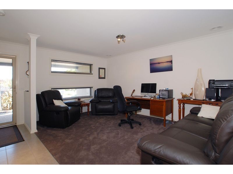 8 Trentham Way, Langwarrin VIC 3910
