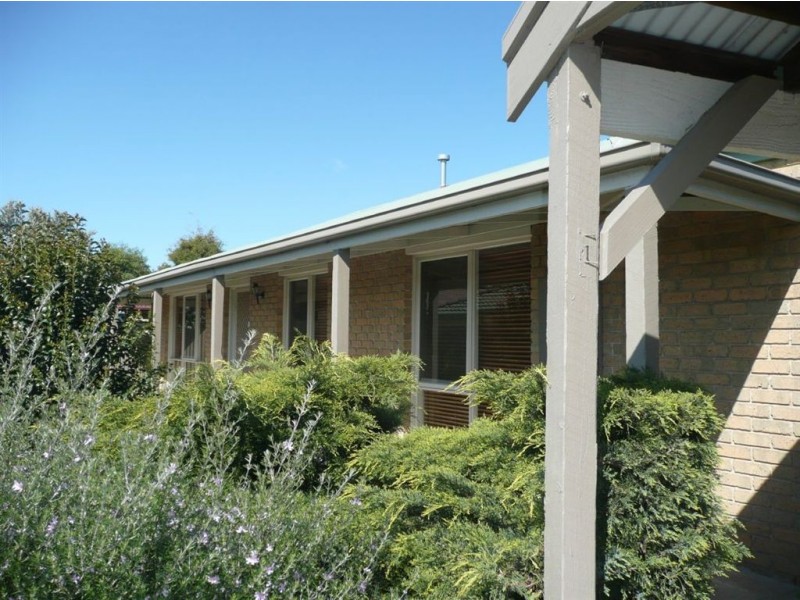 8 Warrindale Close, Langwarrin VIC 3910
