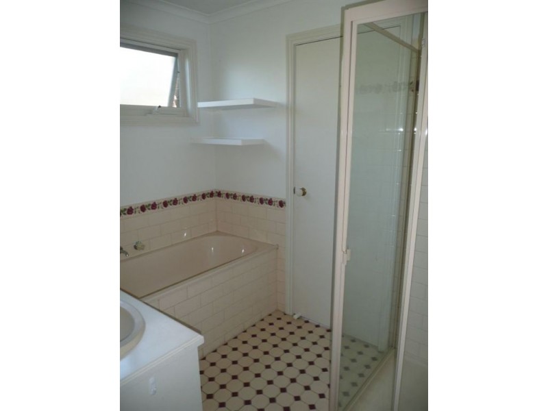 8 Warrindale Close, Langwarrin VIC 3910