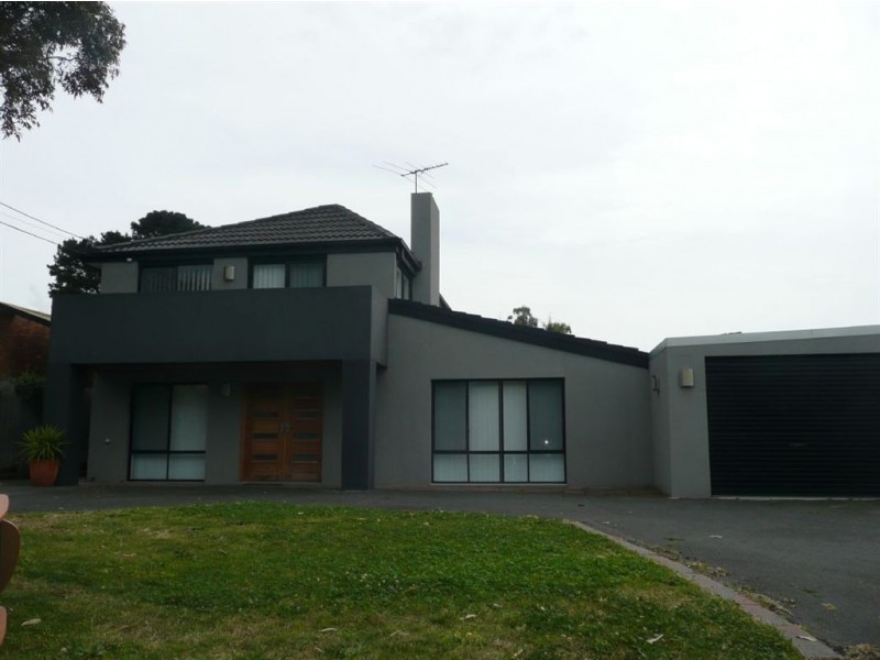 7 Elm Grove, Langwarrin VIC 3910