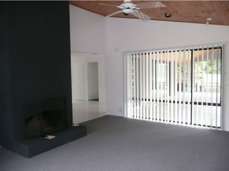 7 Elm Grove, Langwarrin VIC 3910