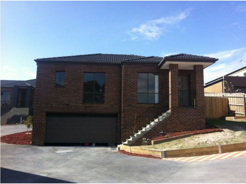 11/6 Serra Close, Langwarrin VIC 3910