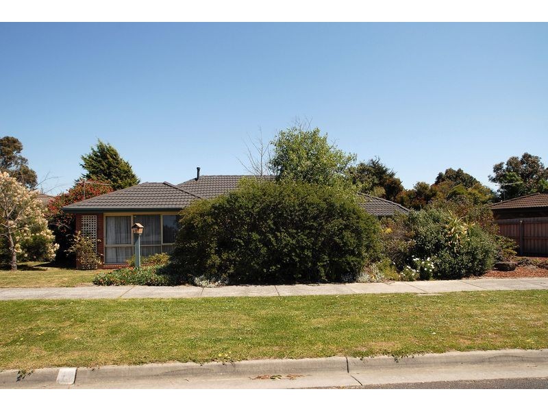 13 Burgess Drive, Langwarrin VIC 3910