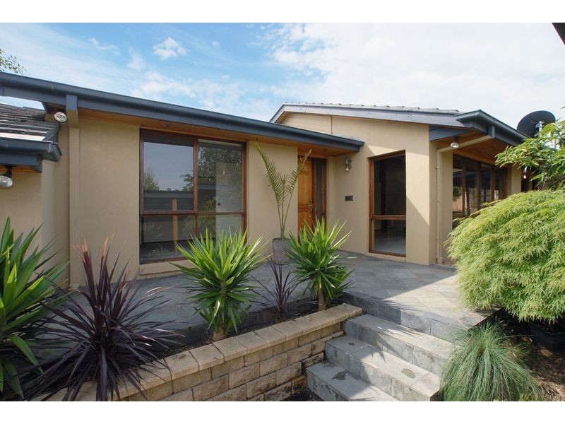 13 Greenacres Court, Langwarrin VIC 3910