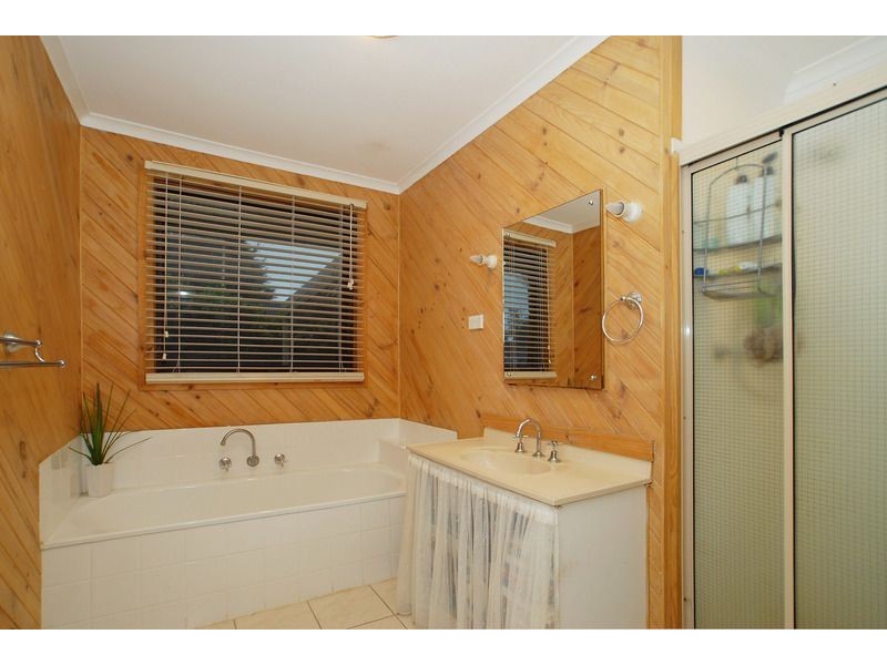 5 Chatswood Avenue, Langwarrin VIC 3910