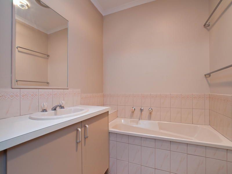 10/10 Lemnian Court, Langwarrin VIC 3910