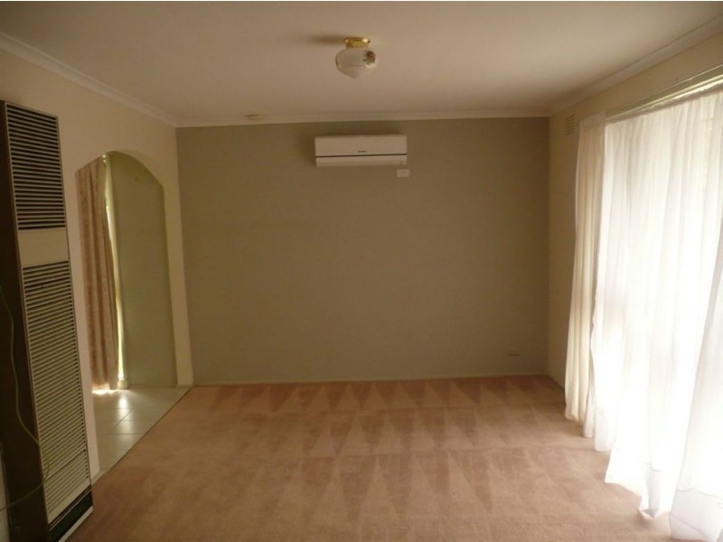 8 Lloyd Street, Langwarrin VIC 3910