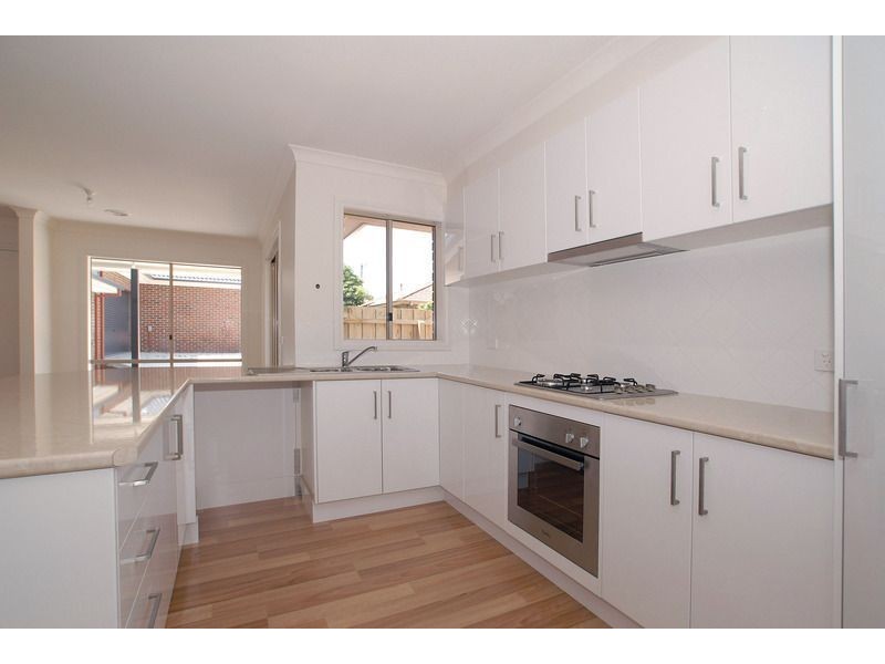 2/6 Alder Street, Langwarrin VIC 3910