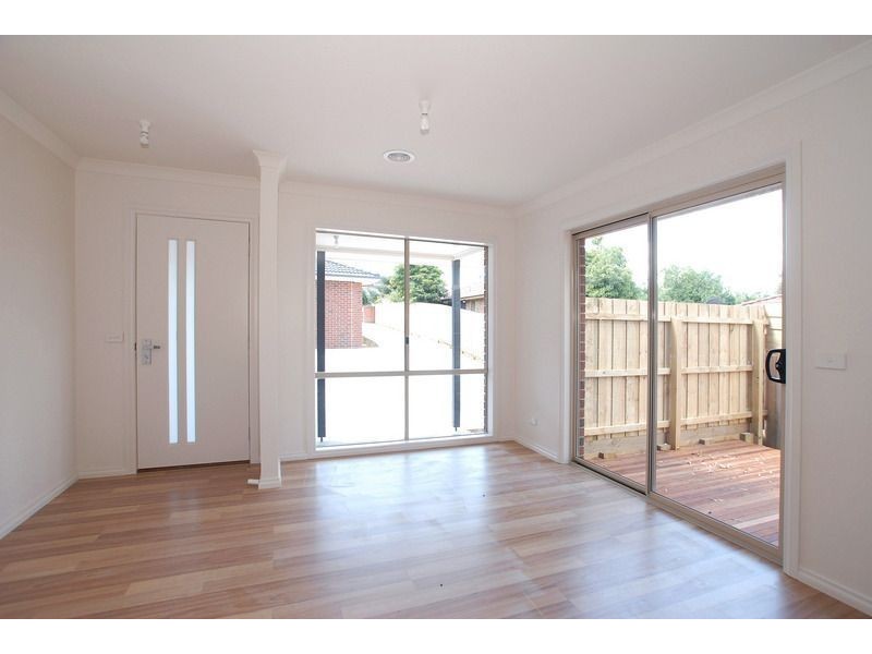 2/6 Alder Street, Langwarrin VIC 3910