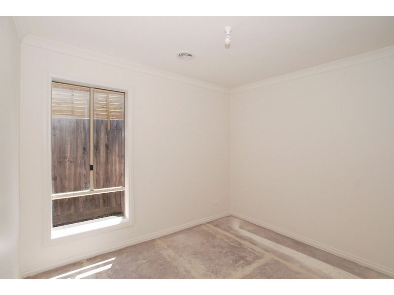 2/6 Alder Street, Langwarrin VIC 3910