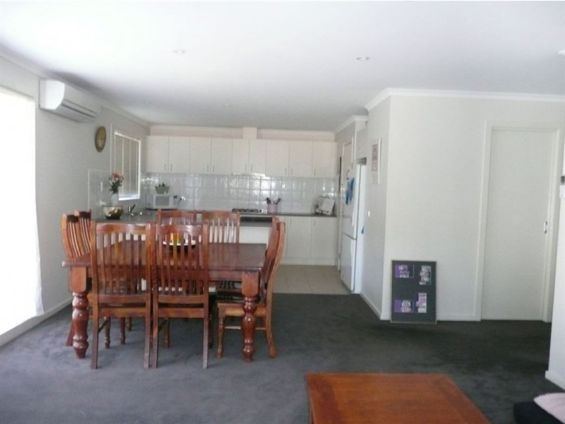 4/2 Edward Street, Langwarrin VIC 3910