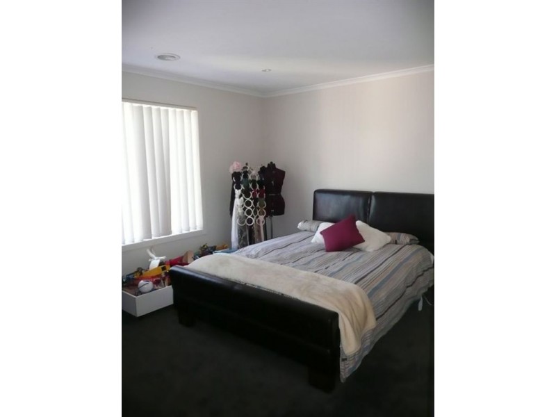 4/2 Edward Street, Langwarrin VIC 3910