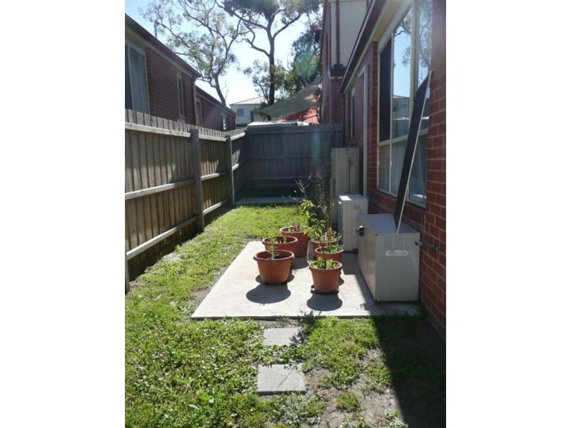 4/2 Edward Street, Langwarrin VIC 3910