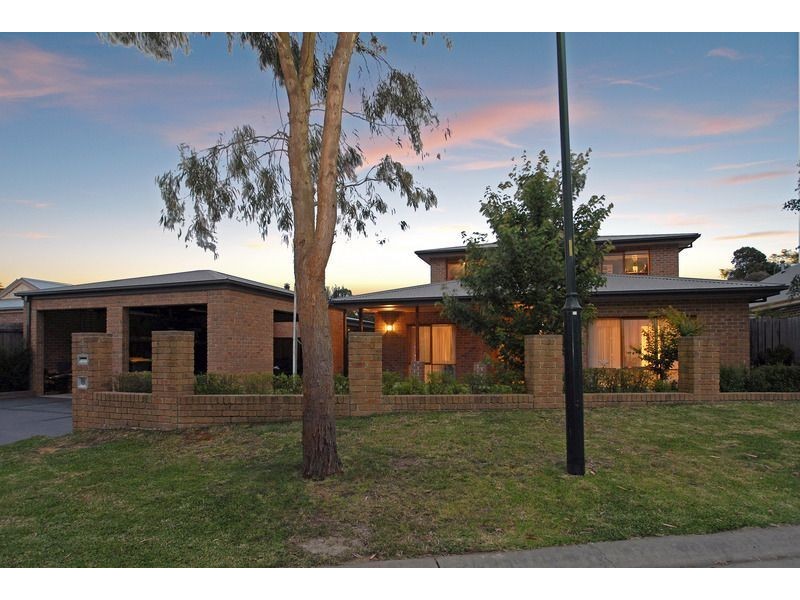 17 Morecroft Way, Langwarrin VIC 3910