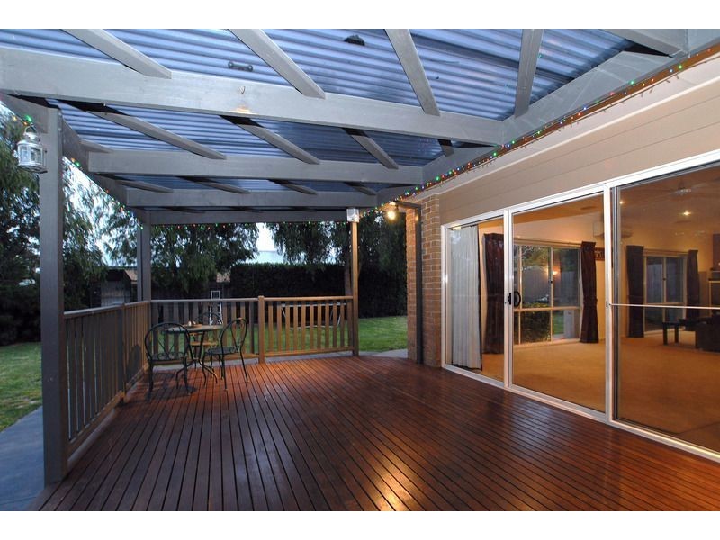 17 Morecroft Way, Langwarrin VIC 3910
