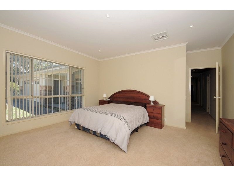 27 Red Wattlebird Crescent, Langwarrin VIC 3910