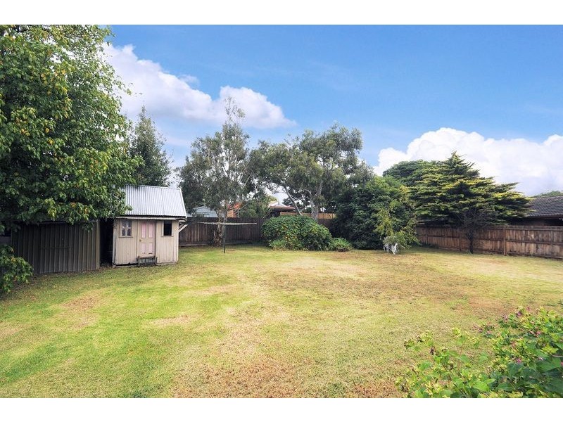 4 Cedar St, Langwarrin VIC 3910