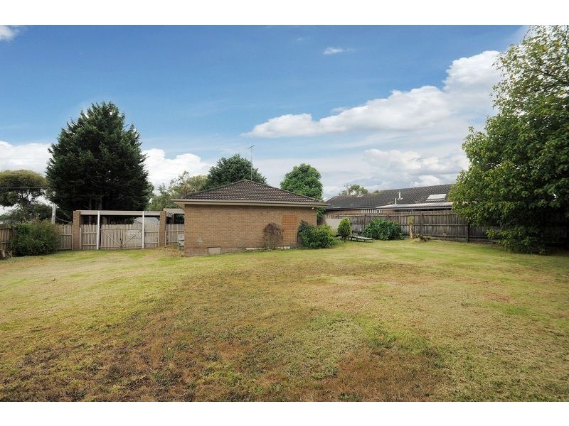 4 Cedar St, Langwarrin VIC 3910