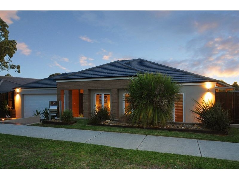 24 Park Valley Crescent, Langwarrin VIC 3910