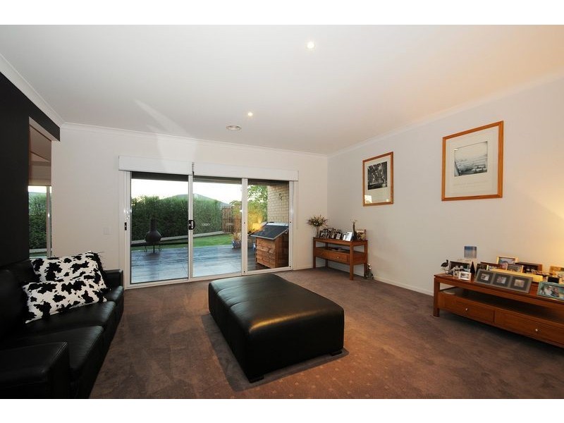 24 Park Valley Crescent, Langwarrin VIC 3910