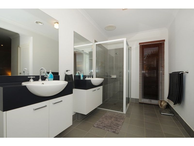 24 Park Valley Crescent, Langwarrin VIC 3910