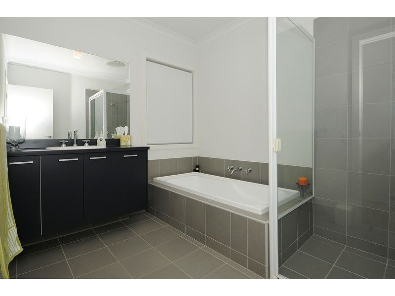 24 Park Valley Crescent, Langwarrin VIC 3910