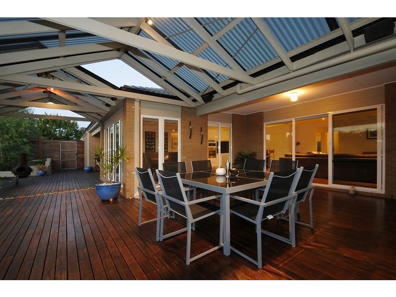 24 Park Valley Crescent, Langwarrin VIC 3910