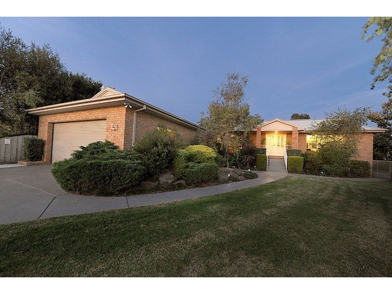 8 Eucalypt Court, Langwarrin VIC 3910