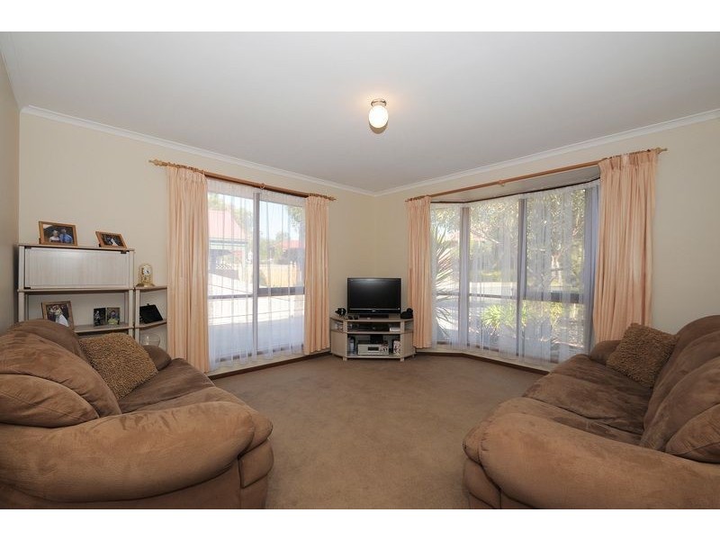 2 Paula Court, Langwarrin VIC 3910