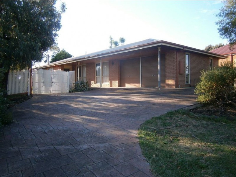 18 Mapiti Court, Frankston VIC 3199