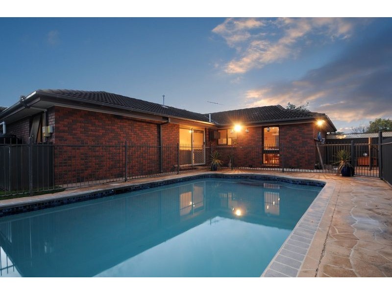 6 Kuranda Street, Langwarrin VIC 3910