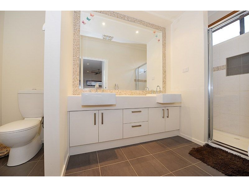 22 Black Ceaser Drive, Cranbourne East VIC 3977