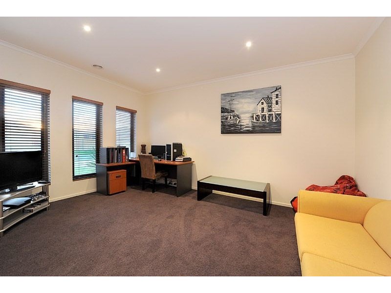 22 Black Ceaser Drive, Cranbourne East VIC 3977