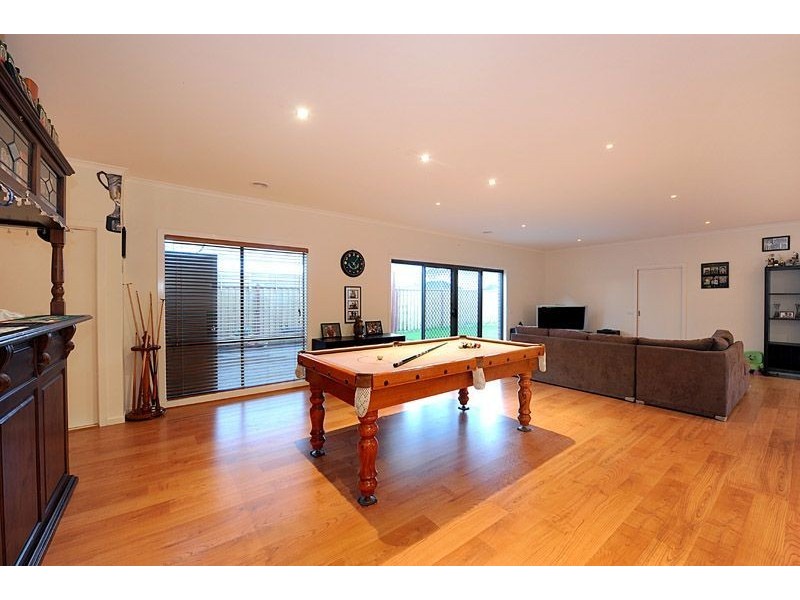 22 Black Ceaser Drive, Cranbourne East VIC 3977